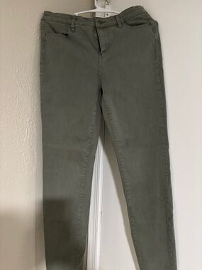 Buffalo David Bitton Hanna High-Rise Stretch Pants in Olive